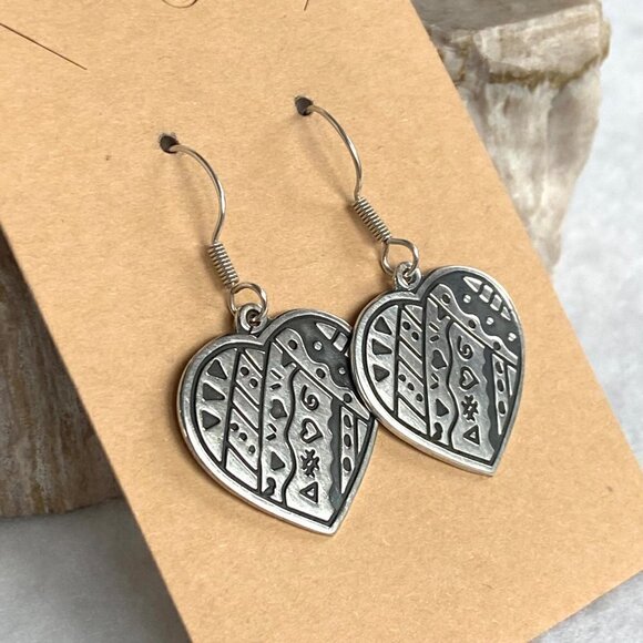 Sterling Silver 925 Mexico Oxidized Geometric Pattern Heart Dangle Earrings - Picture 6 of 16